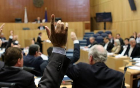 ΟΛΟΜΕΛΕΙΑ, ΒΟΥΛΗ