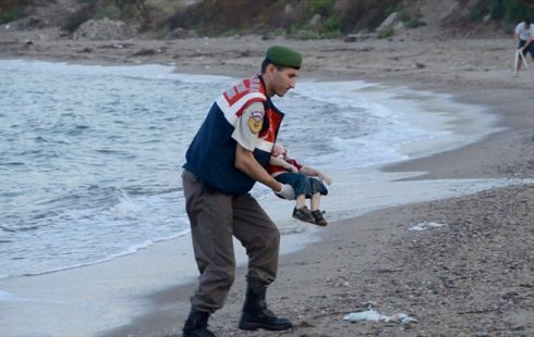 ΠΡΟΣΦΥΓΕΣ, Αϊλάν Κουρντί, ΜΕΤΑΝΑΣΤΕΣ, ΝΕΚΡΟ ΒΡΕΦΟΣ, ΤΟΥΡΚΙΑ